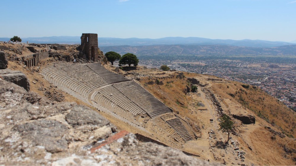 Bergama Antik Kenti ve Akropol: Tarihin Derinliklerine Yolculuk