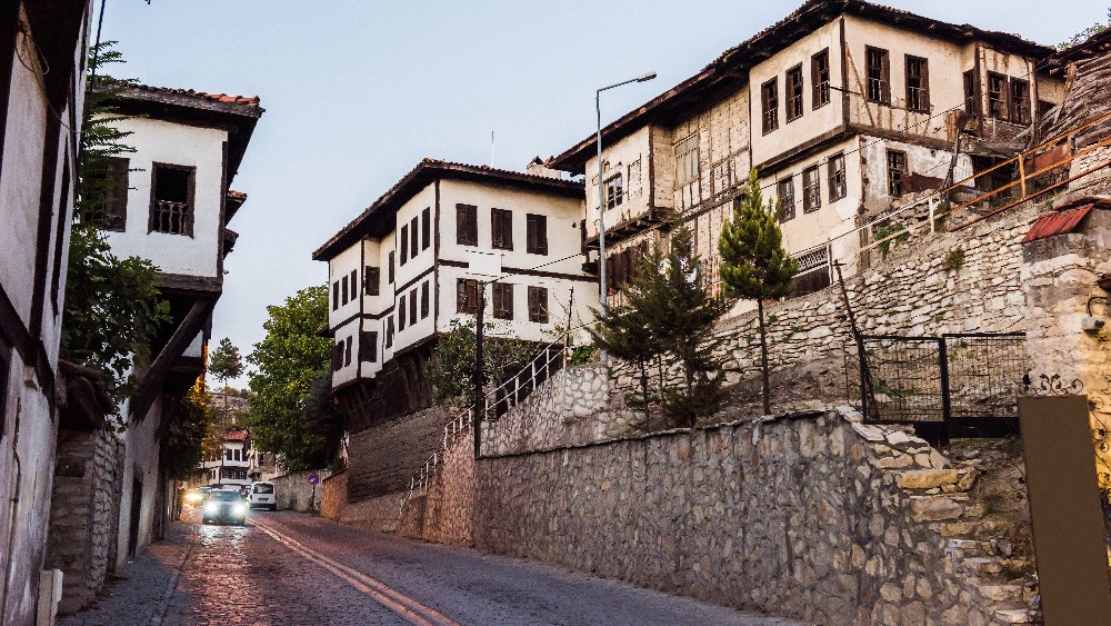 Safranbolu Evleri: Geleneksel Mimari ile Tarihin İzinde Bir Gezi Rehberi