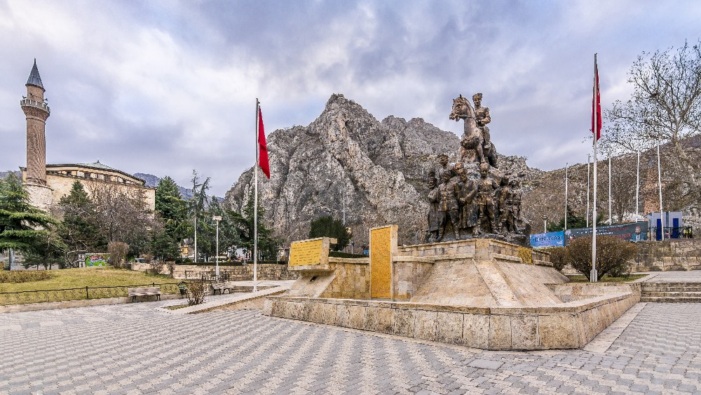 Amasya Elması: Tarihi, Kültürel Önemi ve Keşfedilecek Güzellikler