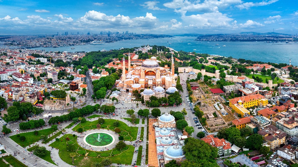 İstanbul’un Tarihi Yarımadası: Geçmişin İzlerini Süren Bir Seyahat Rehberi