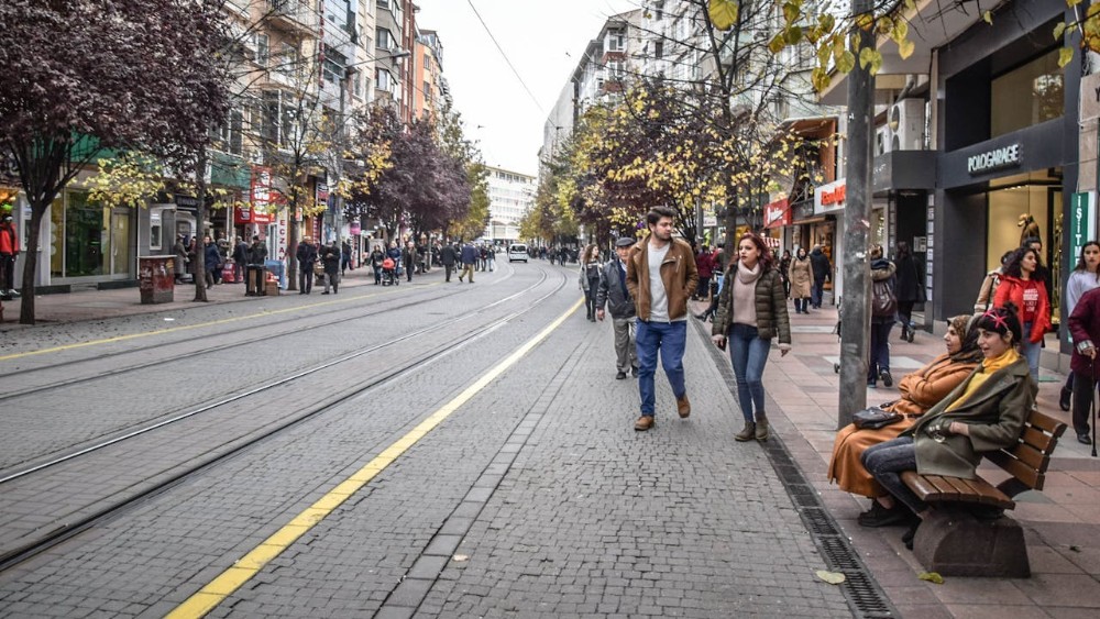 Eskişehir’de Öğrenci ve Gençlik Hayatı: Dinamik Bir Şehirde Keşif