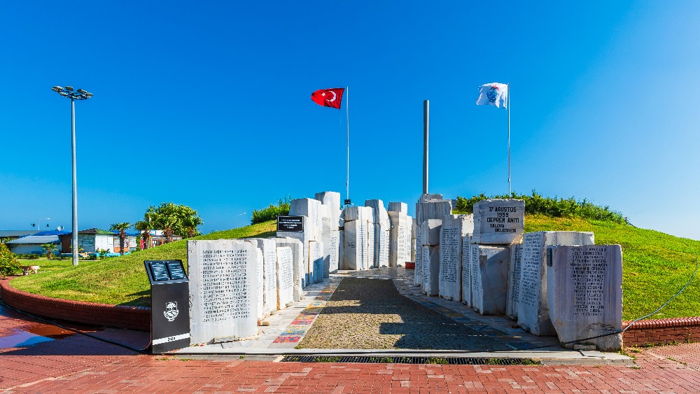 Yalova’da Anıtlar ve Heykeller: Tarih ve Kültürle Dolu Bir Keşif