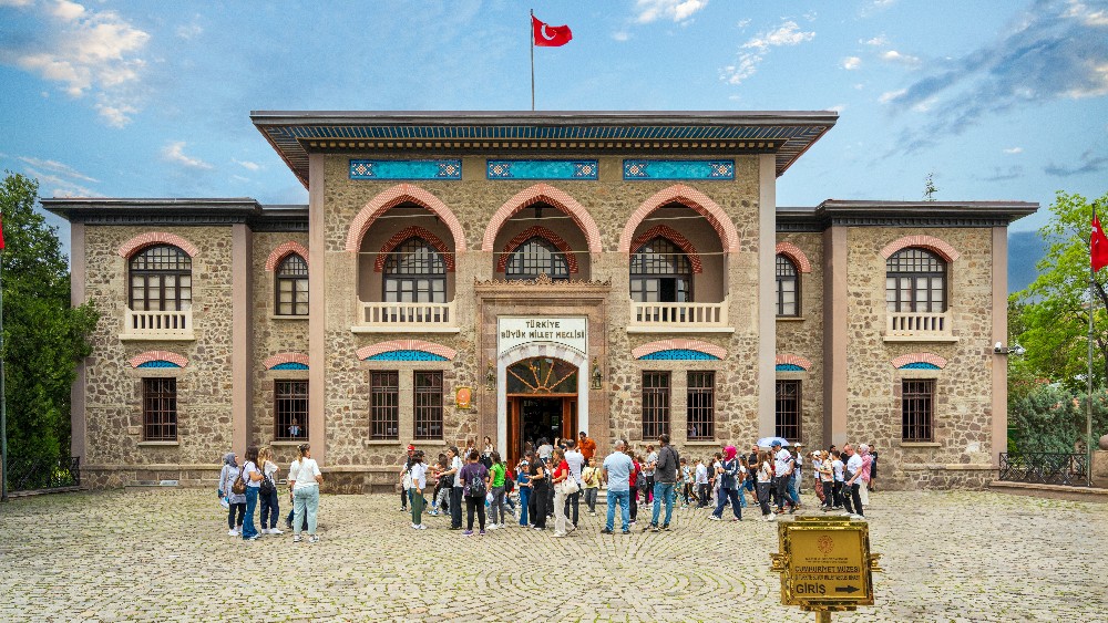 Ankara’nın Cumhuriyet Dönemi Yapıları: Mimari Mirasın İzinde Bir Gezi Rehberi