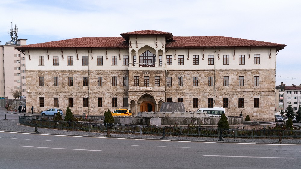 Sivas Kongre Binası: Tarih ve Mimari ile Dolu Bir Gezi Rehberi