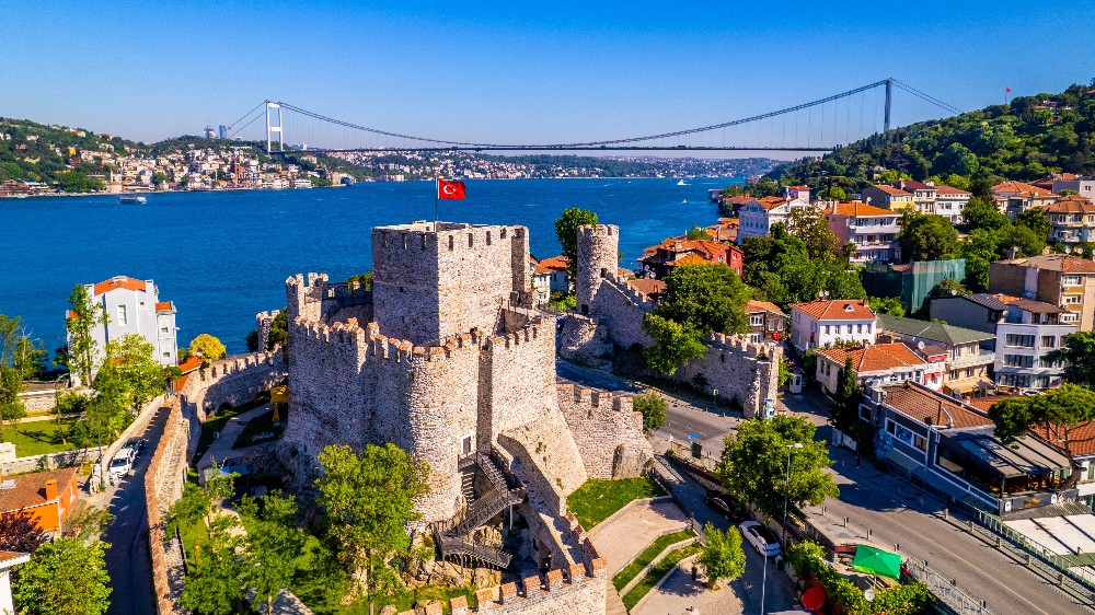 Bizans’tan Osmanlı’ya İstanbul: Tarih ve Kültürün Buluşma Noktası