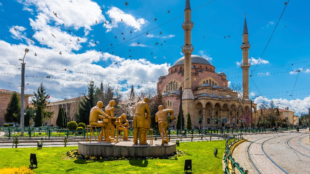 Eskişehir: Selçuklu ve Osmanlı Döneminin İzlerini Taşıyan Tarihi Bir Destinasyon