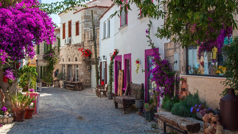 İzmir’de Hafta Sonu Kaçamakları: Keşfedilecek Güzellikler ve Öneriler