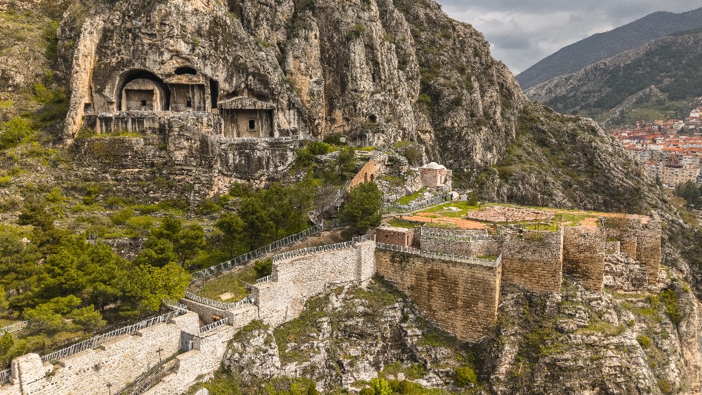 Antik Amaseia ve Amasya: Tarih ve Doğanın Buluştuğu Eşsiz Bir Destinasyon