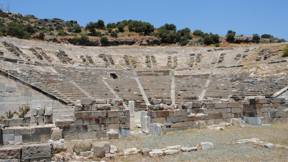 Bodrum Antik Tiyatrosu ve Halikarnassos: Tarih ve Kültürün Buluşma Noktası