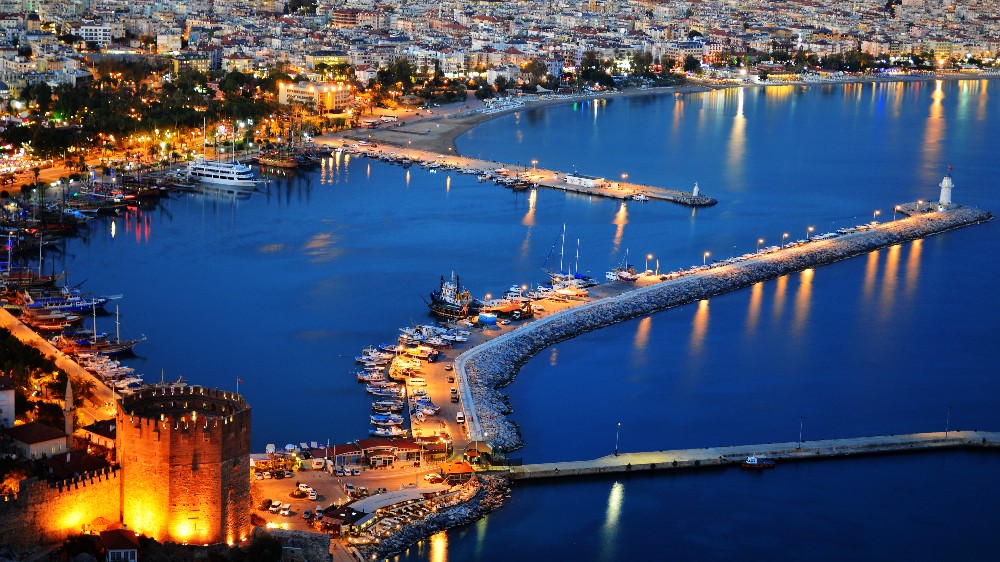 Antalya’nın Tarihi Kaleleri: Alanya Kalesi ve Diğer Eşsiz Yapılar