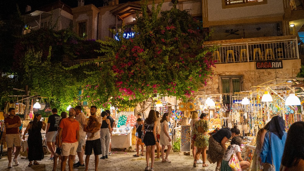 Antalya’nın Tarihi Çarşıları: Geleneksel Alışverişin Kalbi