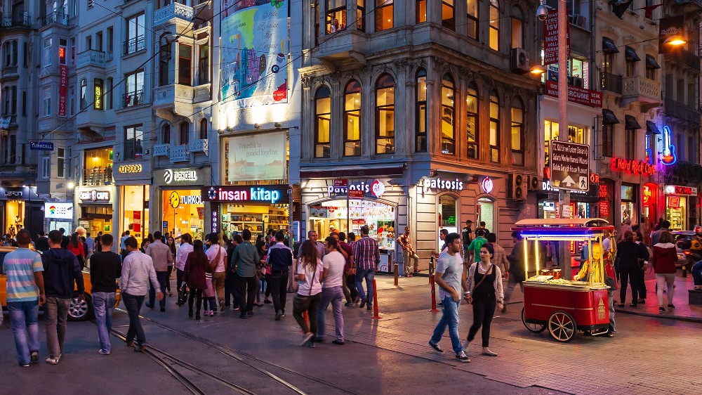 İstanbul’un Gece Hayatı Tarihi: Eğlence Kültürünün Derinliklerine Yolculuk