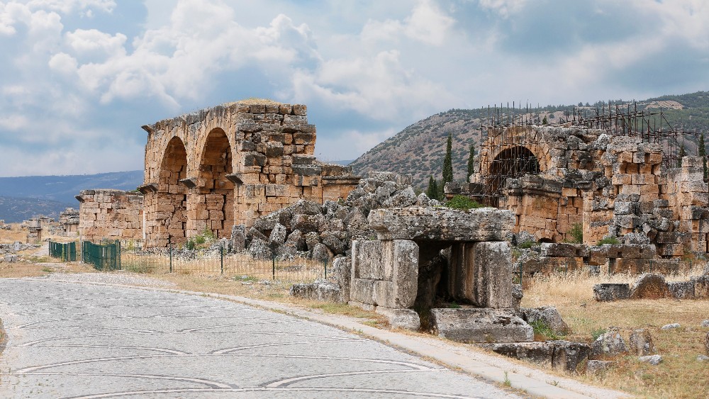 Denizli: Tarih Boyunca Ticaret Yollarının Kalbi