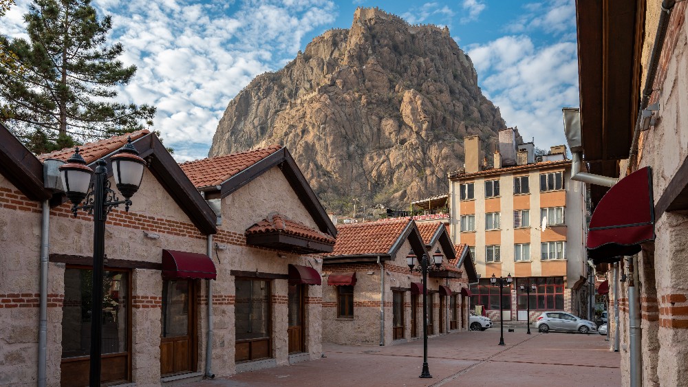 Afyonkarahisar’da Fotoğraf Çekilecek En Güzel Yerler: Doğanın ve Tarihin Buluştuğu Noktalar