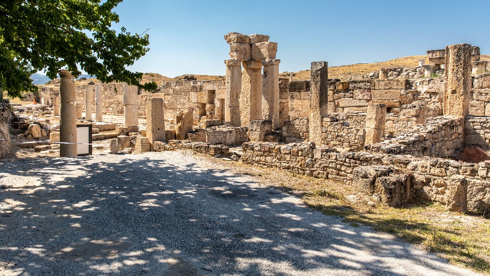Laodikeia Antik Kenti Rehberi: Tarih ve Kültürün Büyüleyici Buluşma Noktası
