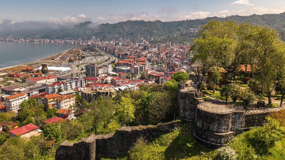 Rize Tarihine Genel Bakış: Doğanın ve Kültürün Buluştuğu Şehir