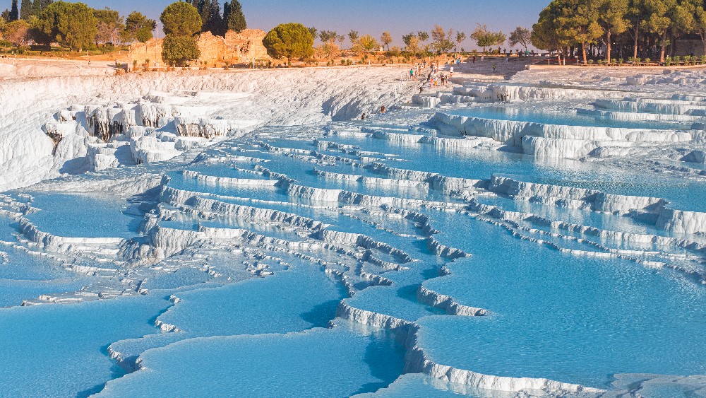 Pamukkale Travertenleri Rehberi: Doğanın ve Tarihin Buluşma Noktası