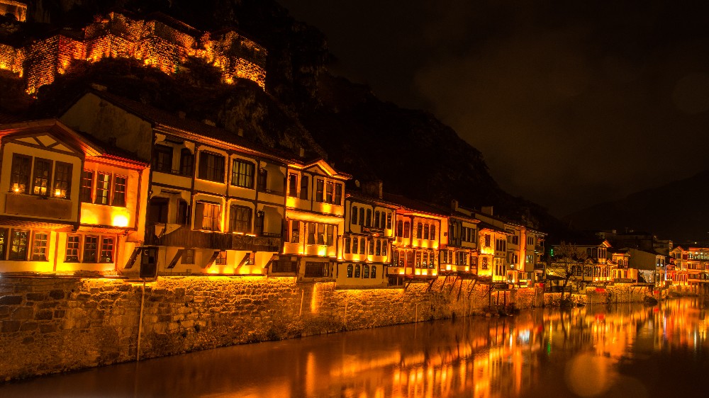Amasya’nın Gece Hayatı: Tarih ve Eğlencenin Buluşma Noktası