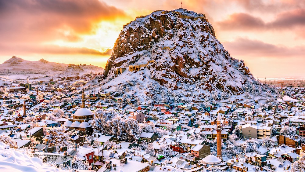 Afyonkarahisar’da Mevsime Göre Tatil: Her Mevsim Farklı Bir Deneyim