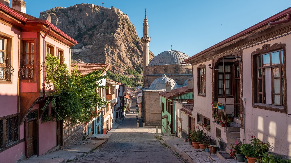 Afyonkarahisar'daki Tarihi Camiler: Selçuklu ve Osmanlı Mirası