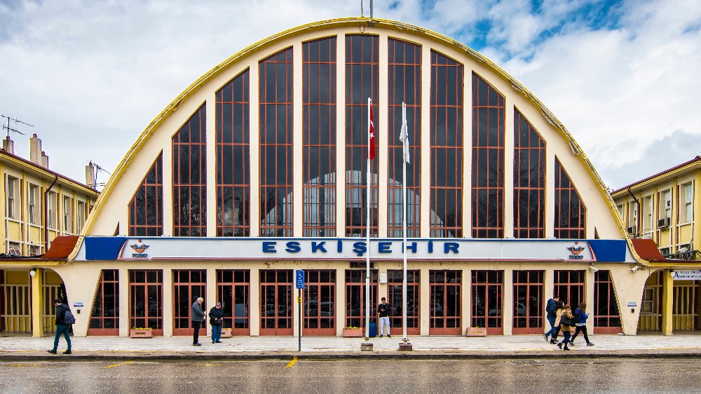 Eskişehir: Demiryolu Tarihinin Şehre Etkisi ve Keşfedilecek Güzellikler