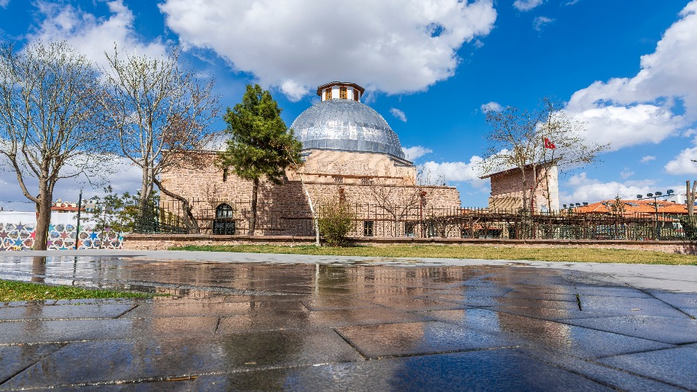 Konya’da Kültür ve Sanat Hayatı: Tasavvufun ve Geleneklerin İzinde Bir Gezi Rehberi