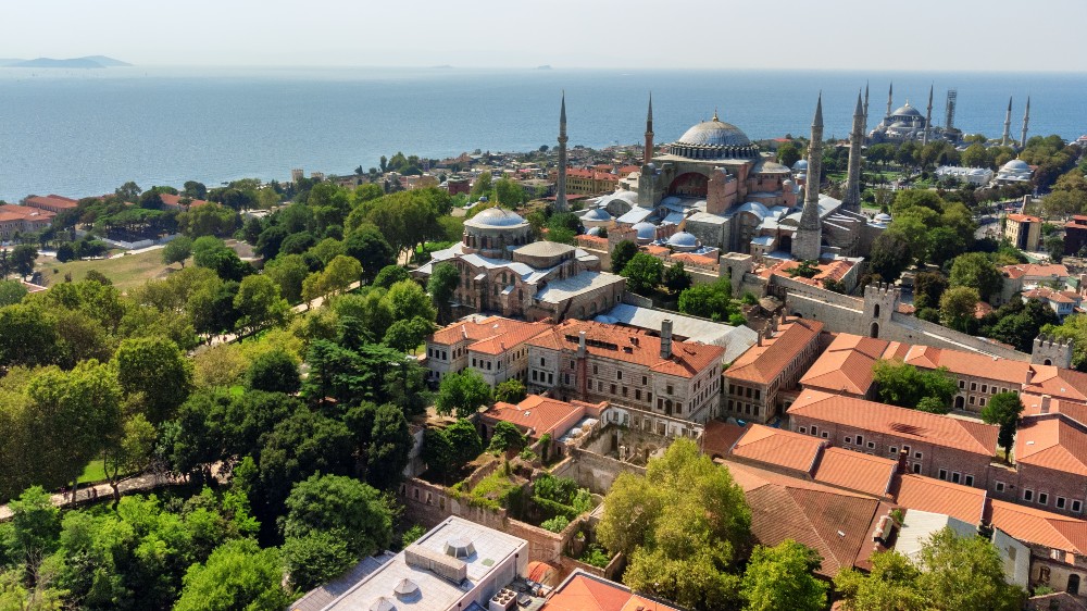 İstanbul’un Çok Kültürlü Yapısı: Farklı Millet ve Dinlerin Büyüleyici Etkisi