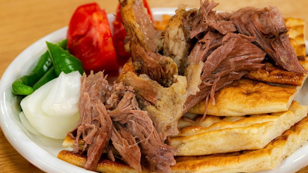 Afyonkarahisar’da Ne Yenir? Yerel Lezzetler ve Restoran Önerileri