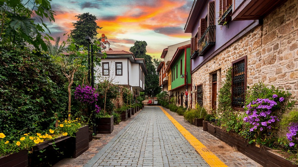 Antalya’da Doğa Yürüyüş Rotaları: Likya Yolu ve Keşfedilmeyi Bekleyen Diğer Güzellikler