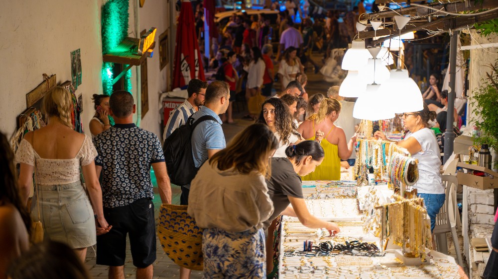 Antalya’da Alışveriş Rehberi: Çarşılar ve Alışveriş Merkezleri ile Şehirdeki En İyi Deneyimler