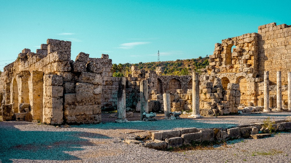 Antalya’nın Antik Su Yapıları: Tarih ve Doğanın Buluşma Noktası