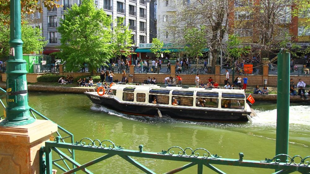 Eskişehir’de Günlük Gezi Rotaları: Keşfedilecek Güzellikler ve Aktiviteler