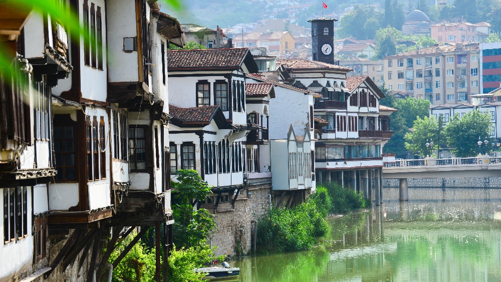 Amasya'daki Tarihi Yalıboyu Evleri: Yeşilırmak Kıyısında Bir Zaman Yolculuğu