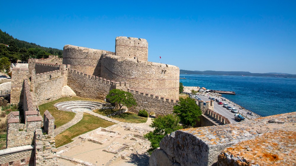 Çimenlik Kalesi: Tarihi ve Kültürel Zenginlikleriyle Keşfedilmeyi Bekleyen Bir Destinasyon