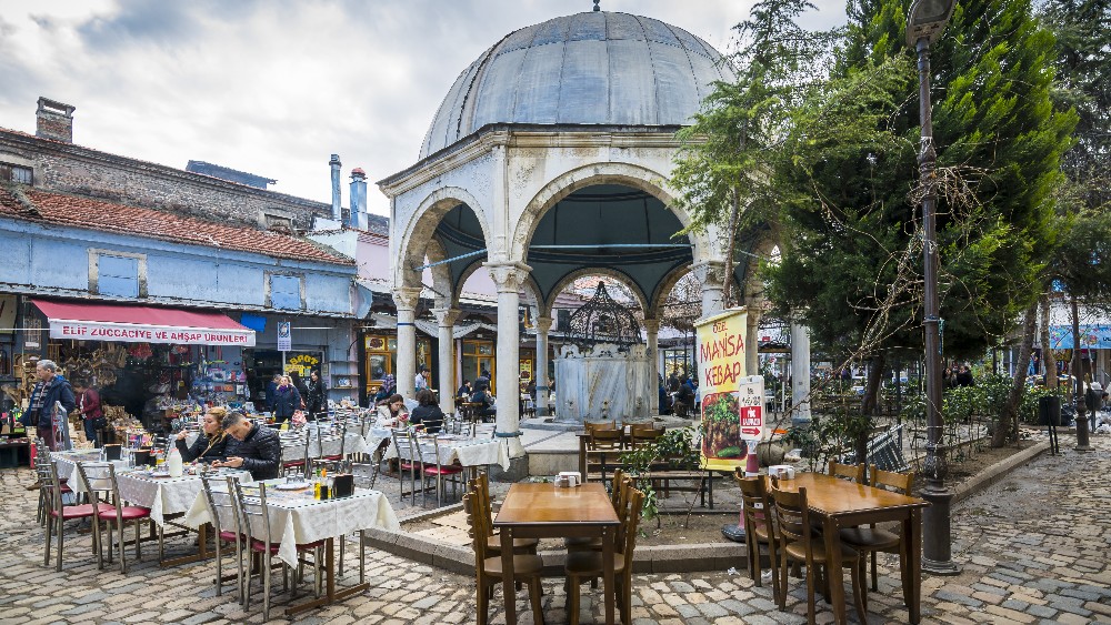 İzmir’de Alışveriş Rehberi: Çarşılar ve Alışveriş Merkezleri ile Şehirdeki En İyi Deneyimler