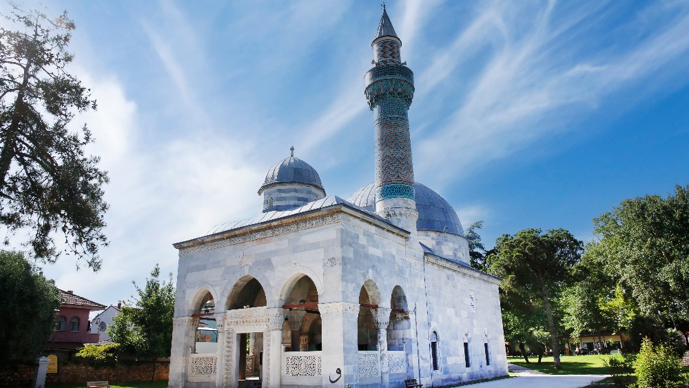 Bursa’nın Tarihi Camileri: Osmanlı Mirasının İzinde Bir Gezi Rehberi