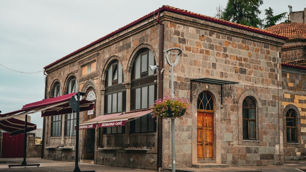 Trabzon’un Tarihi Camileri: Osmanlı Mirasının İzinde Bir Gezi Rehberi