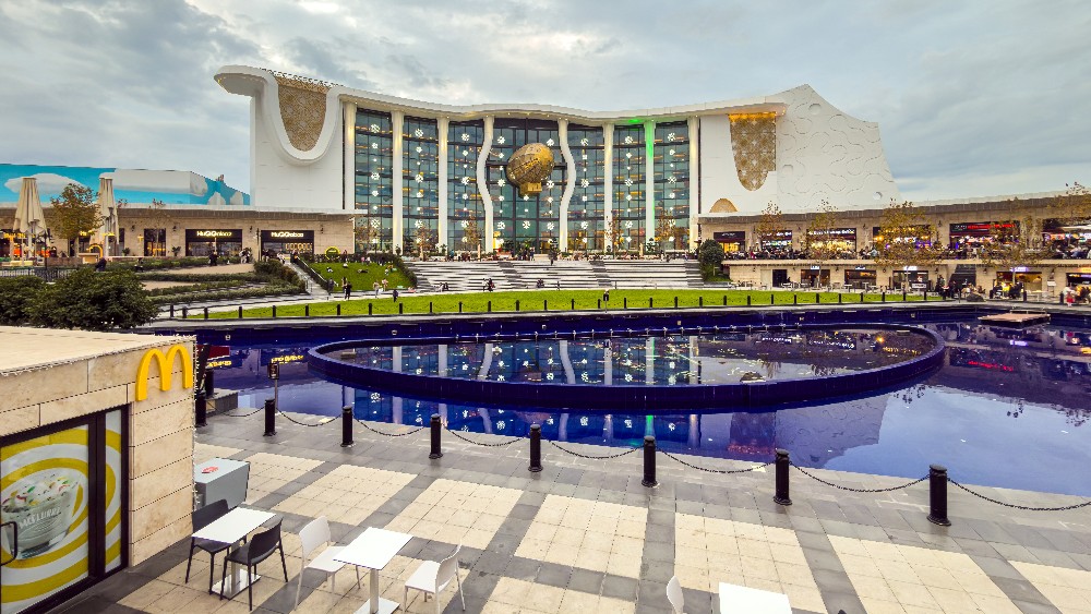 Antalya’da Lüks Tatil Deneyimi: Eşsiz Oteller ve Özel Hizmetlerle Dolu Bir Kaçamak